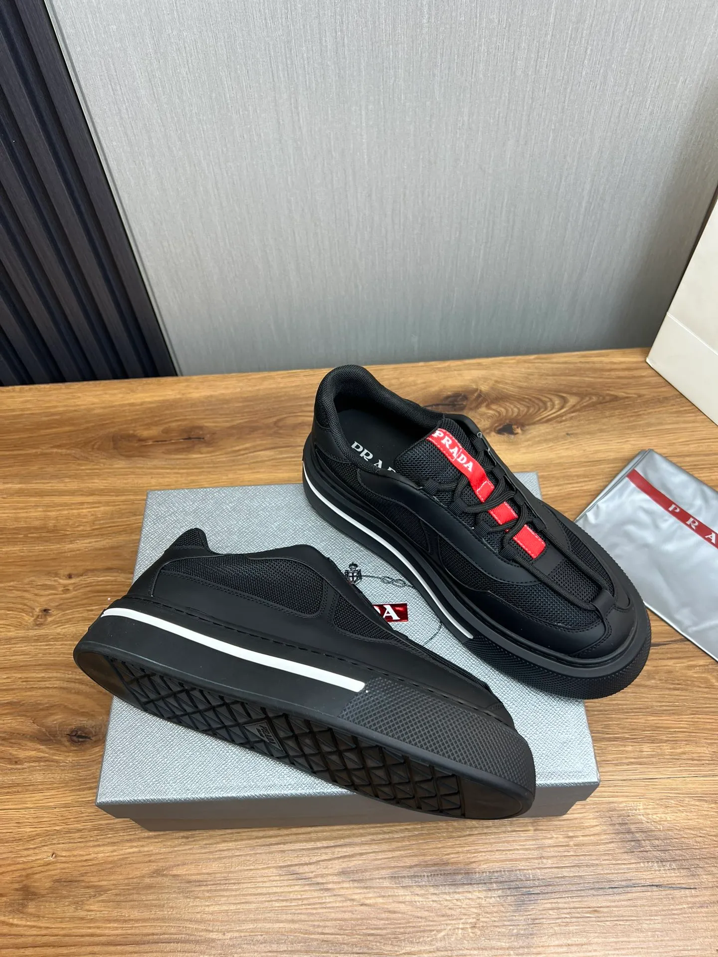 Men's shoes 💰580💰 [PRADA] Men's shoes are popular in the counter, official website is synchronized, 1 high-quality shipment ✔️Original fly-woven cowhide + cowhide lining, 1🆚1 replica, original sole, 38-45 (45 customized, non-refundable)